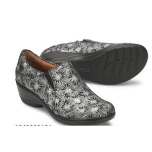 Nurse Mates Pillowtop Clogs, Kate Silver Petals, Leather Shoes, Womens Sz 9